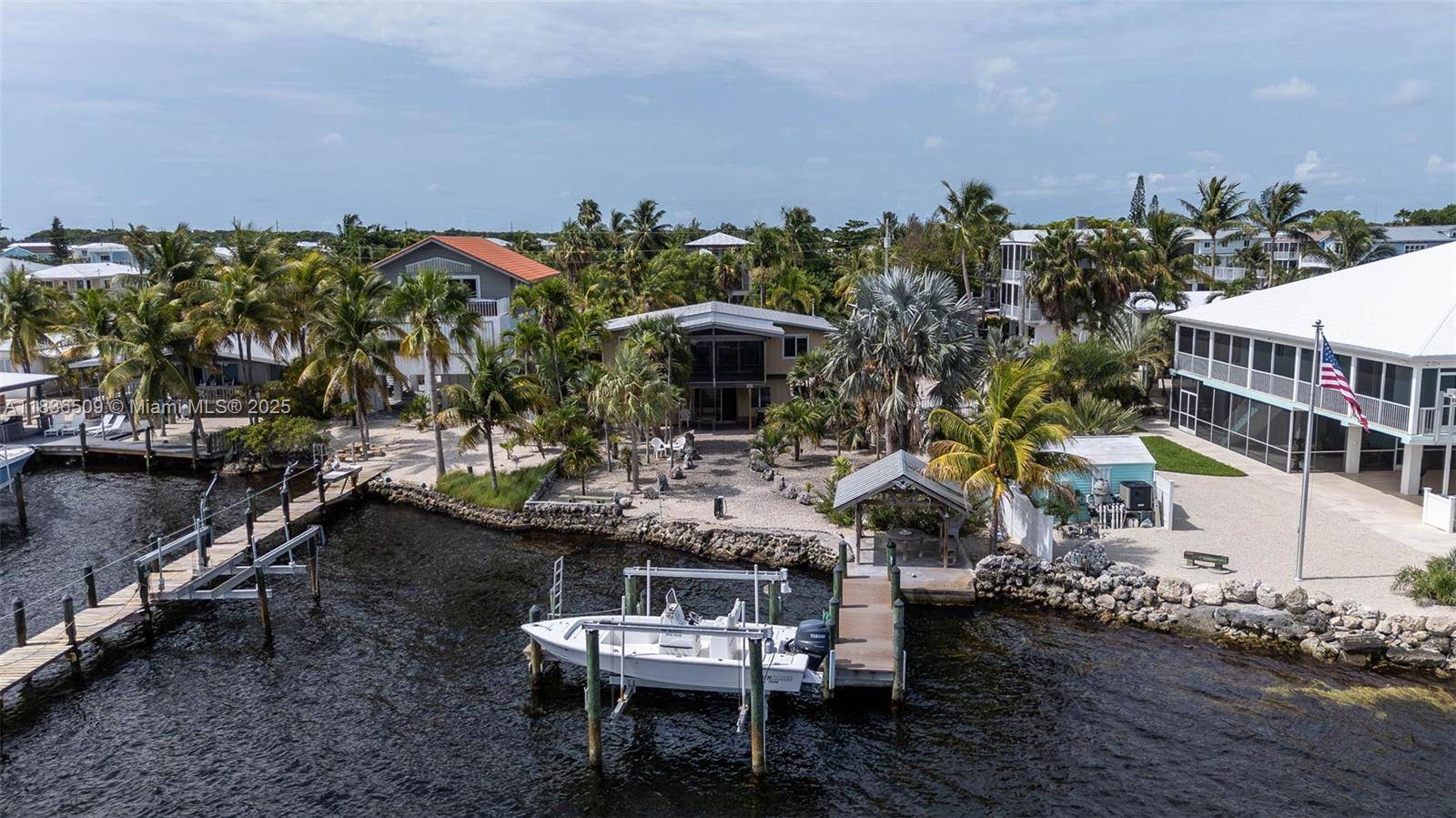 Key Largo, FL 33037,794 Narragansett Ln