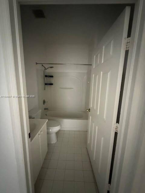Hialeah, FL 33015,6990 NW 179th St #101-2
