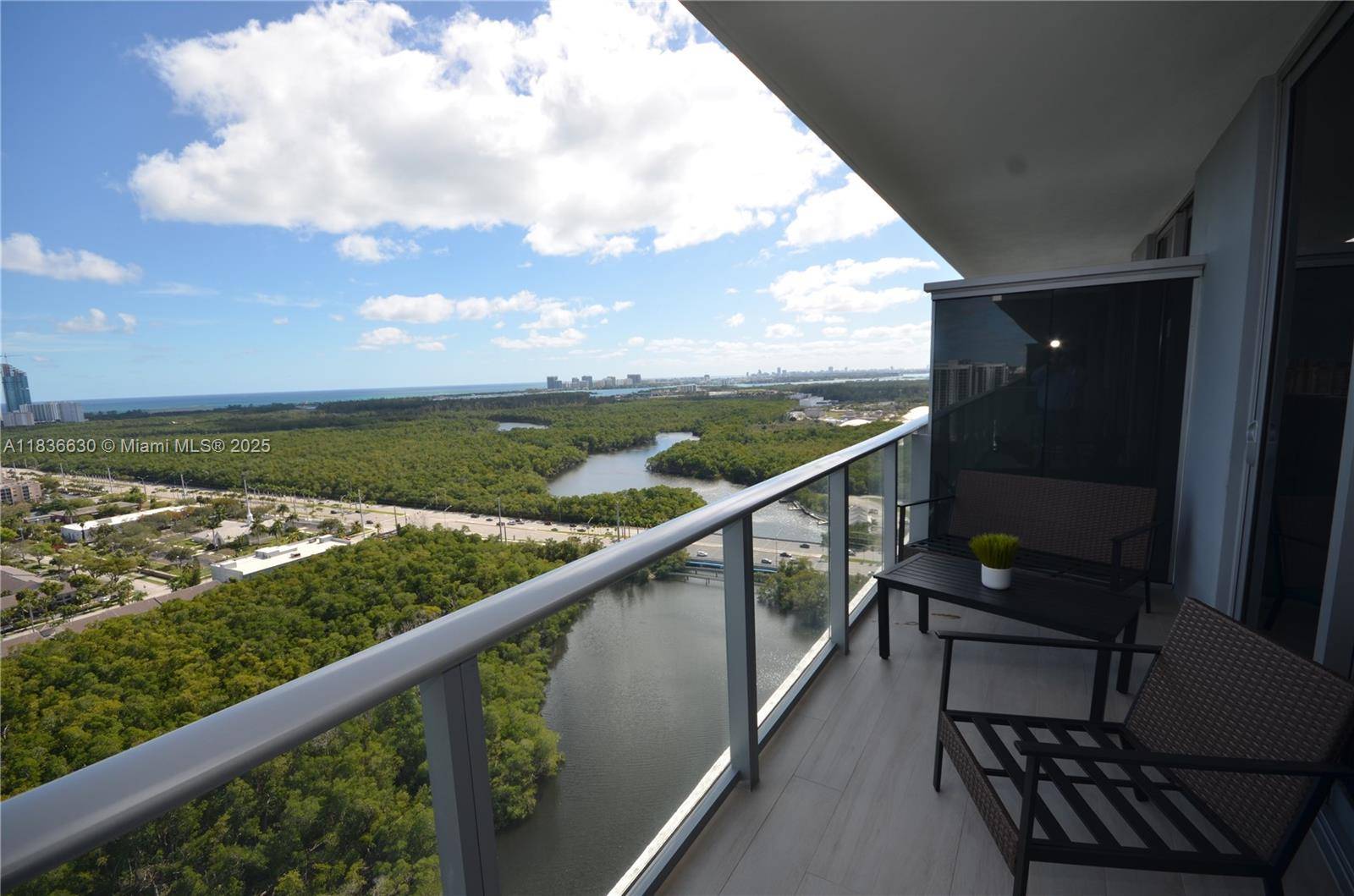 North Miami Beach, FL 33160,16385 Biscayne Blvd #2820