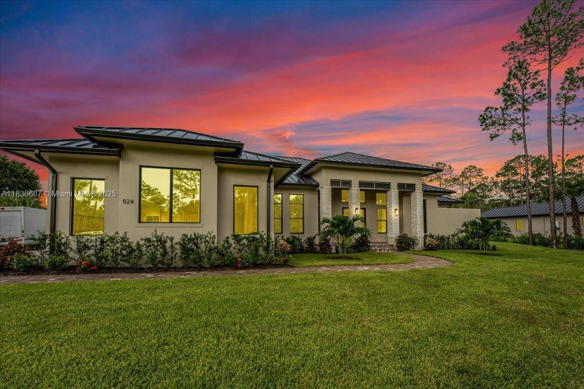 Naples, FL 34117,524 13th St Sw