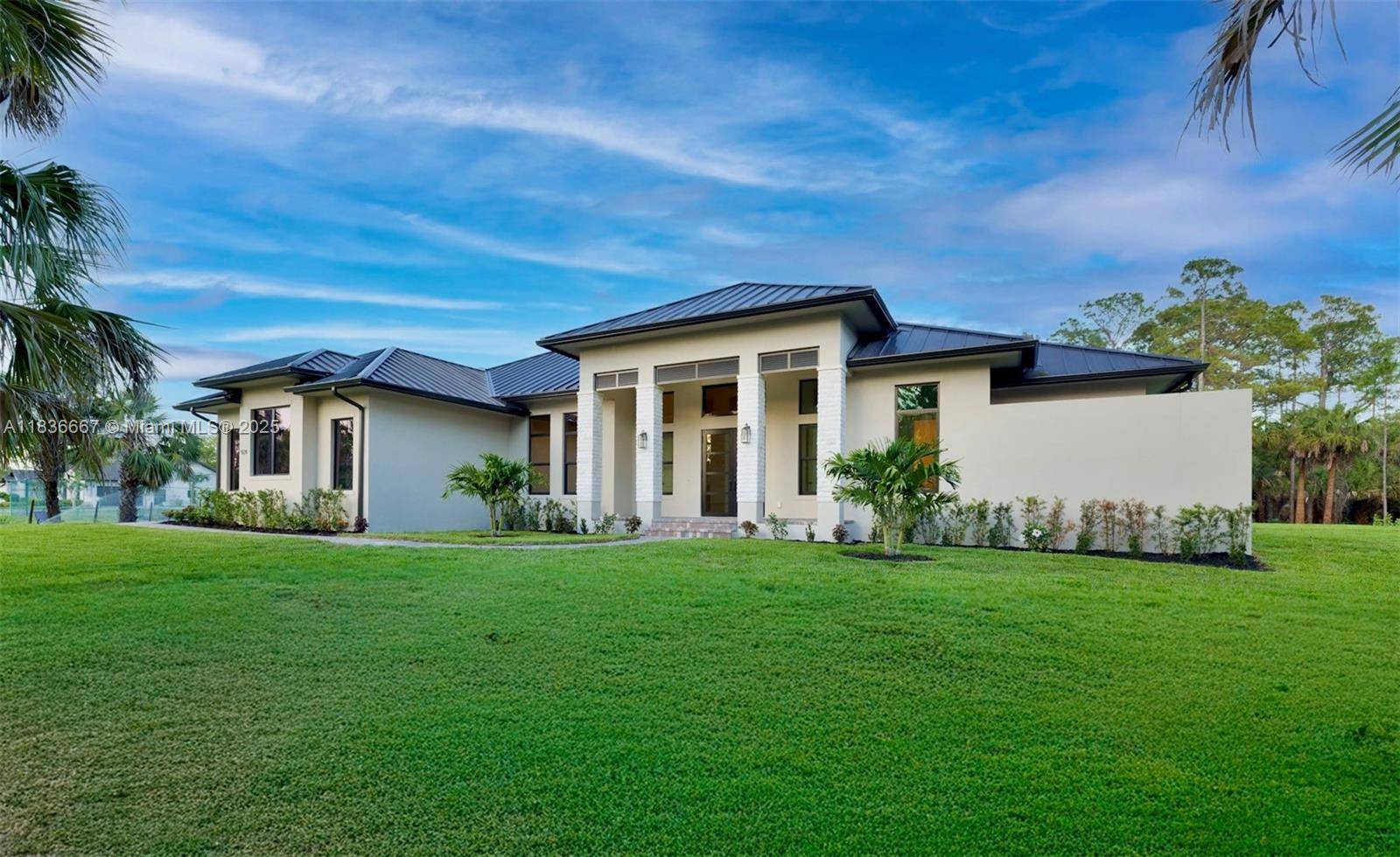 Naples, FL 34117,524 13th St Sw