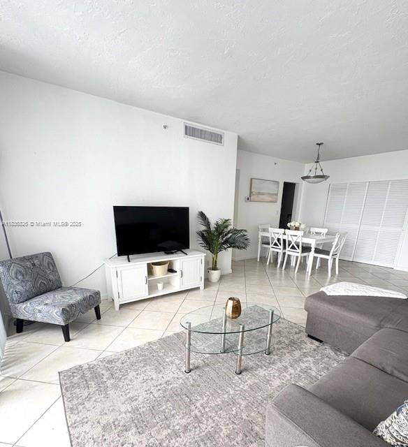 Hollywood, FL 33019,3001 S Ocean Dr #1039