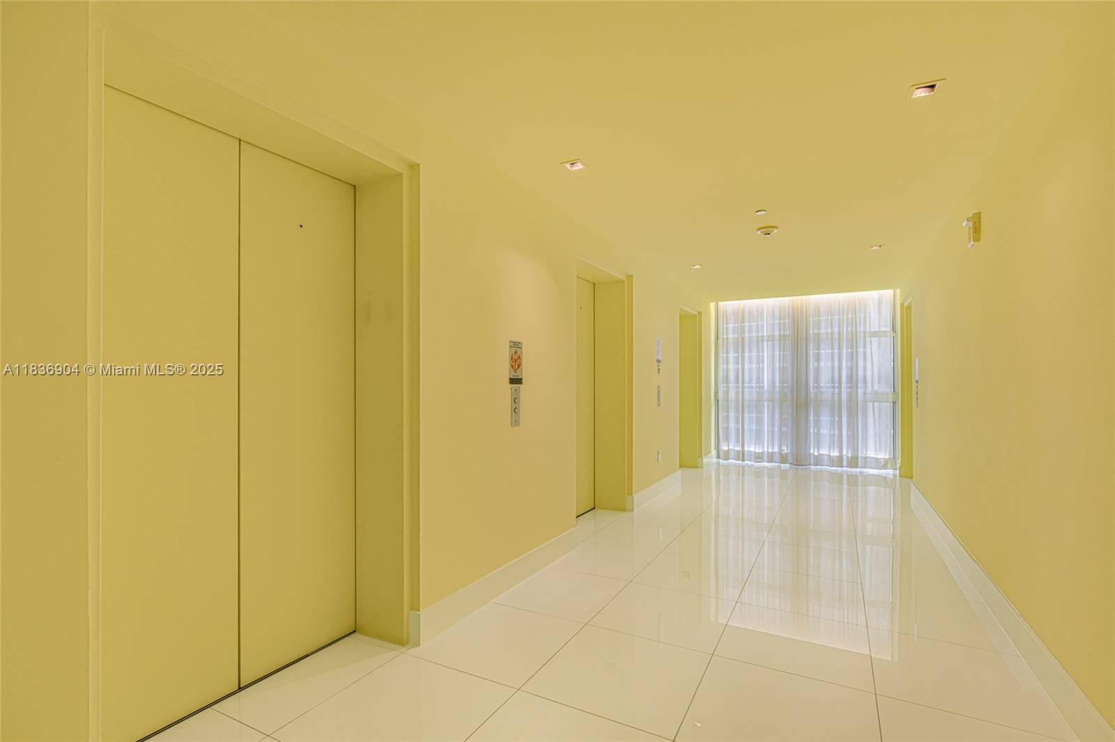 Miami, FL 33131,475 Brickell Ave #2711