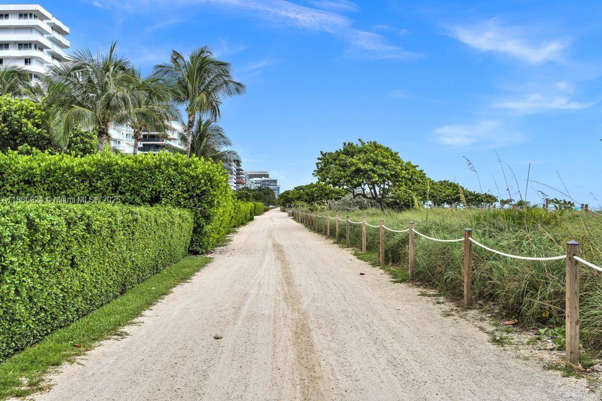 Surfside, FL 33154,8855 E Collins Ave #2F
