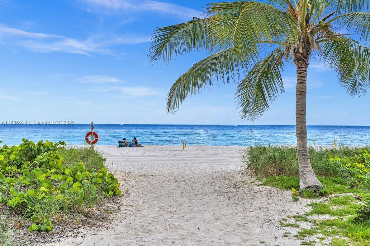 Surfside, FL 33154,8855 E Collins Ave #2F