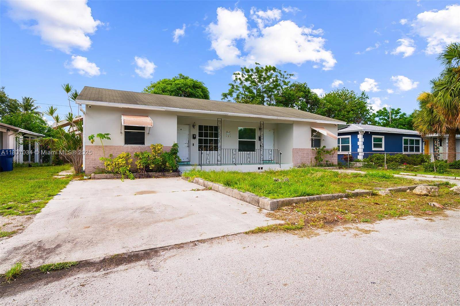 Riviera Beach, FL 33404,131 W 35th St Apt 1
