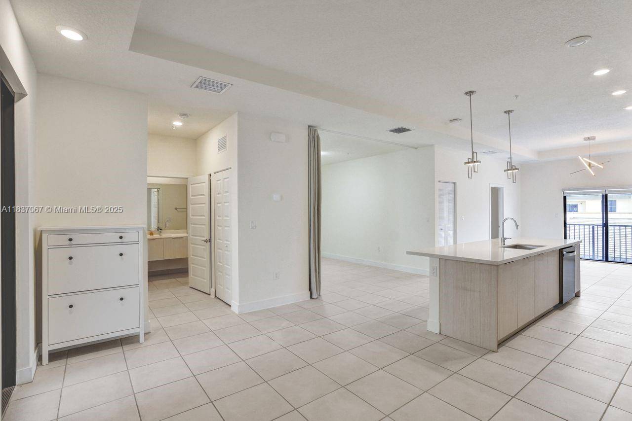 Doral, FL 33178,7855 NW 104th Ave #33