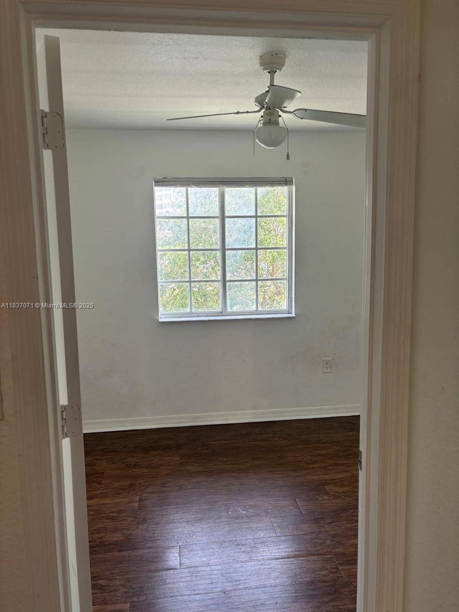 North Miami Beach, FL 33162,2050 NE 167th St #3-124