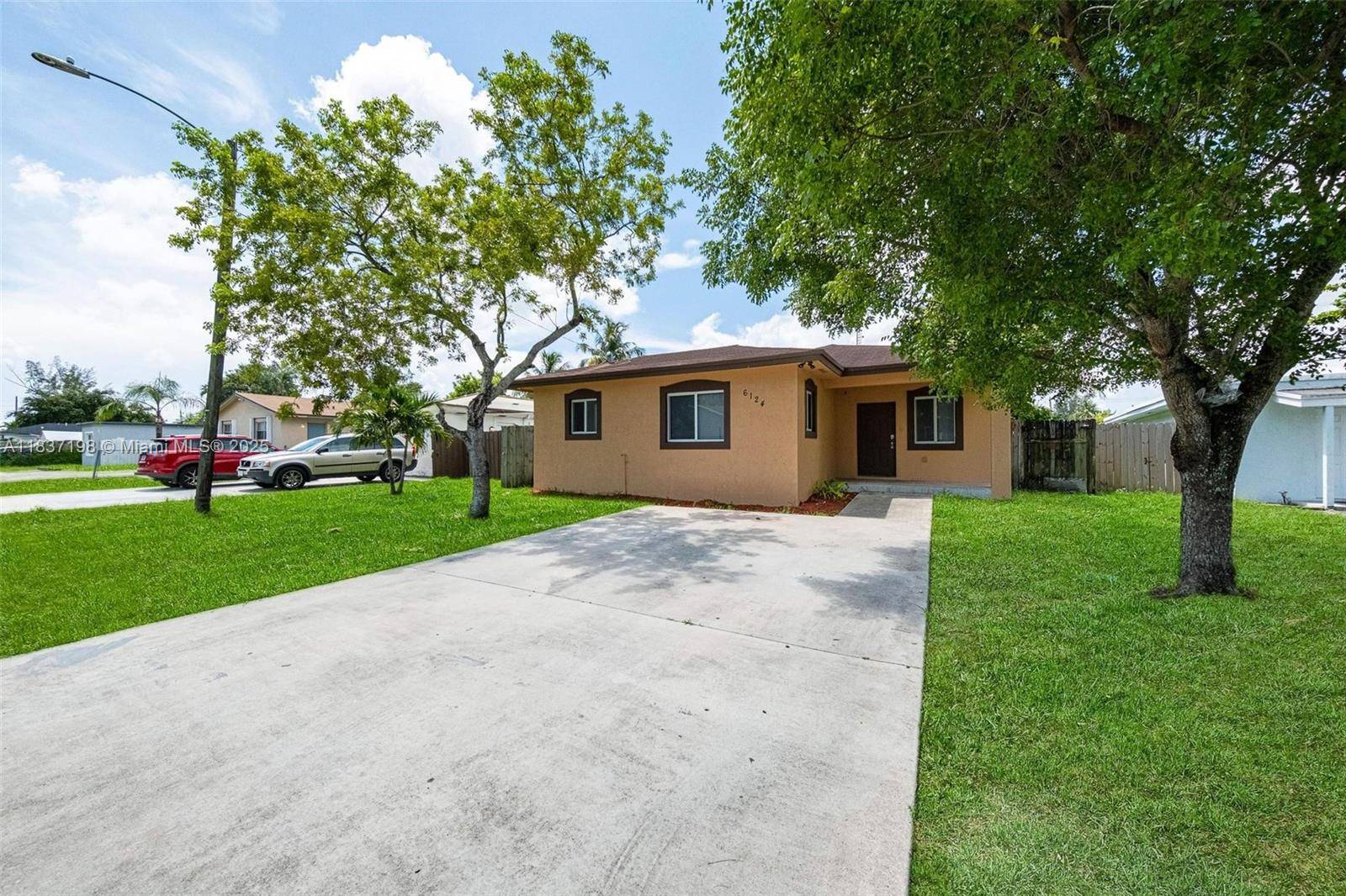 Miramar, FL 33023,6124 SW 39th St