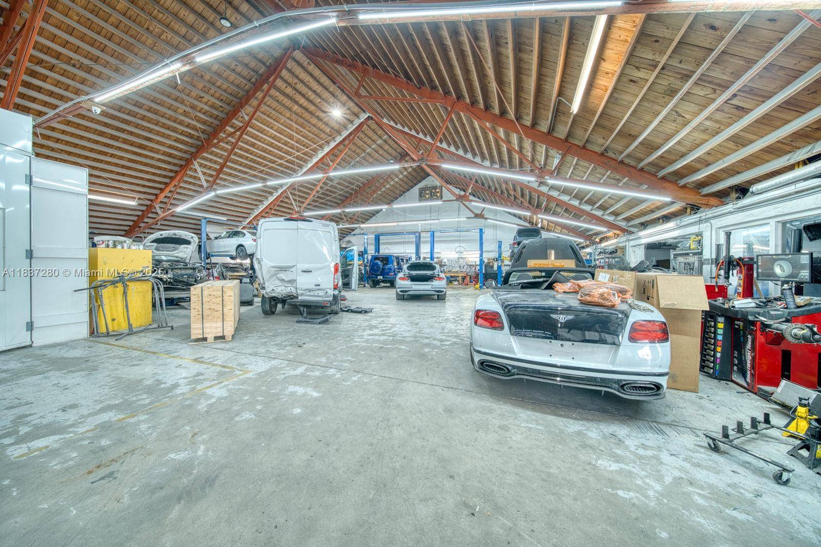 Hollywood, FL 33020,Premier Turnkey Bodyshop For Sale in Hollywood