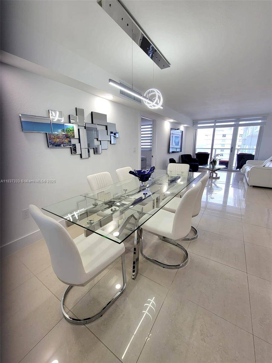 Miami Beach, FL 33140,5701 Collins Ave #1512