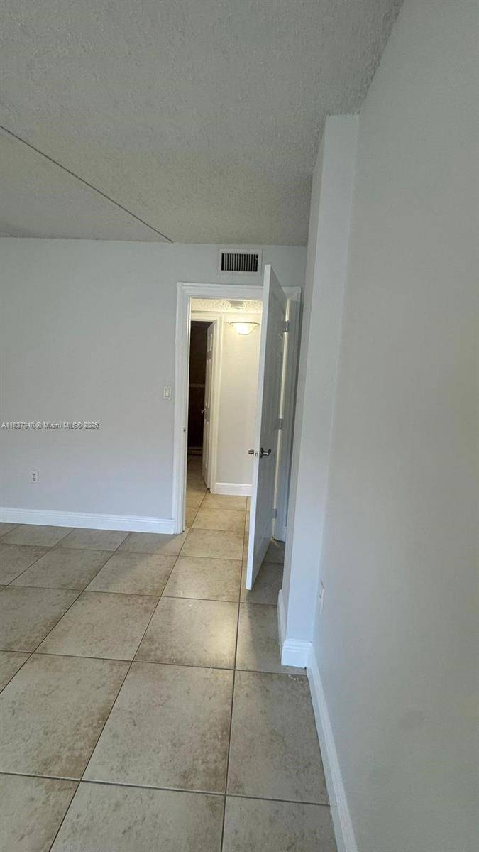 Hialeah, FL 33015,6960 Miami Gardens Dr #2-128