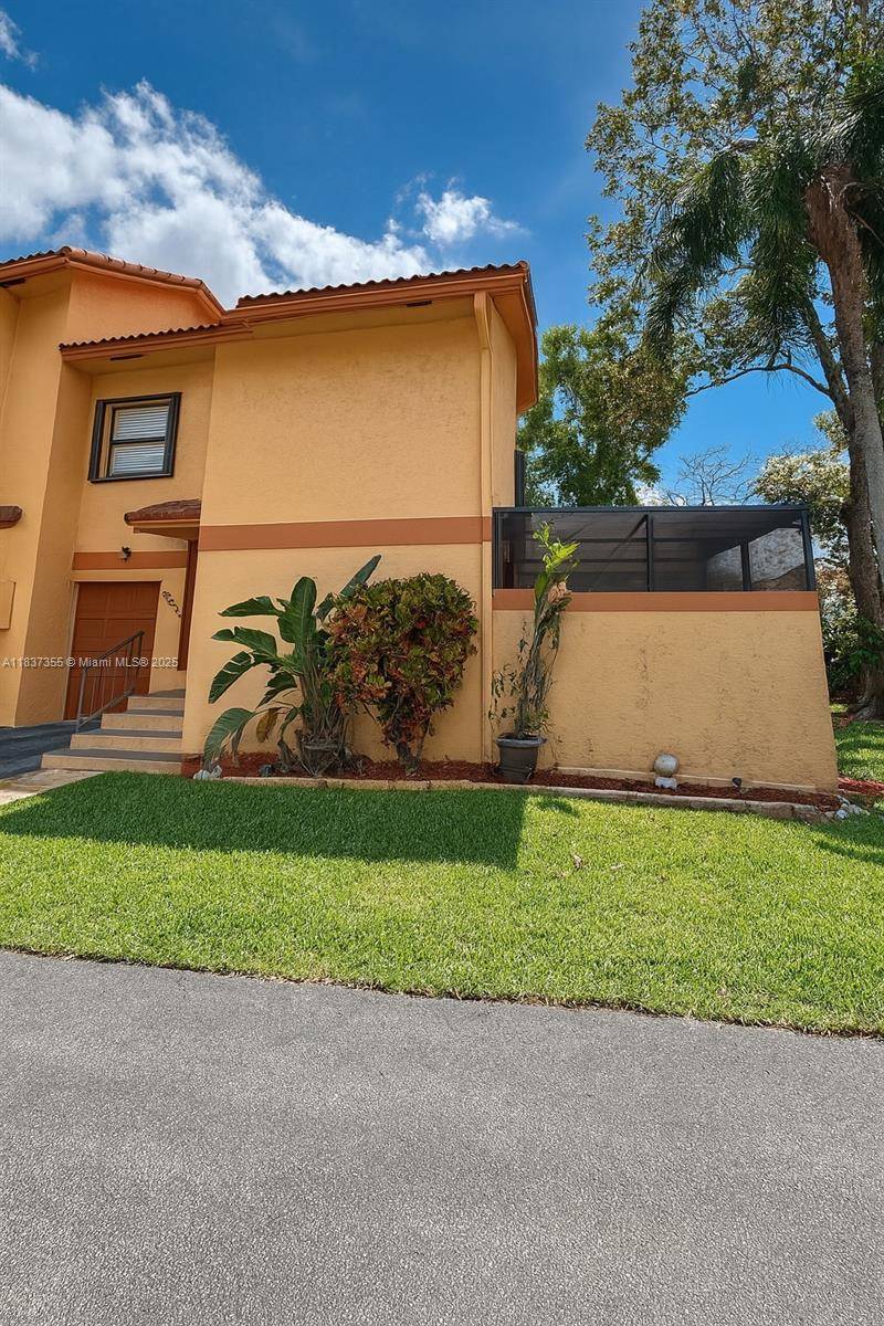 Pembroke Pines, FL 33025,11236 SW 11 ST