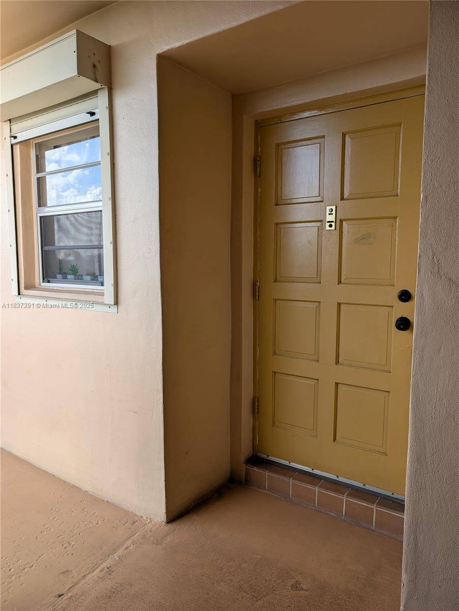 Plantation, FL 33317,6751 Cypress Rd #405