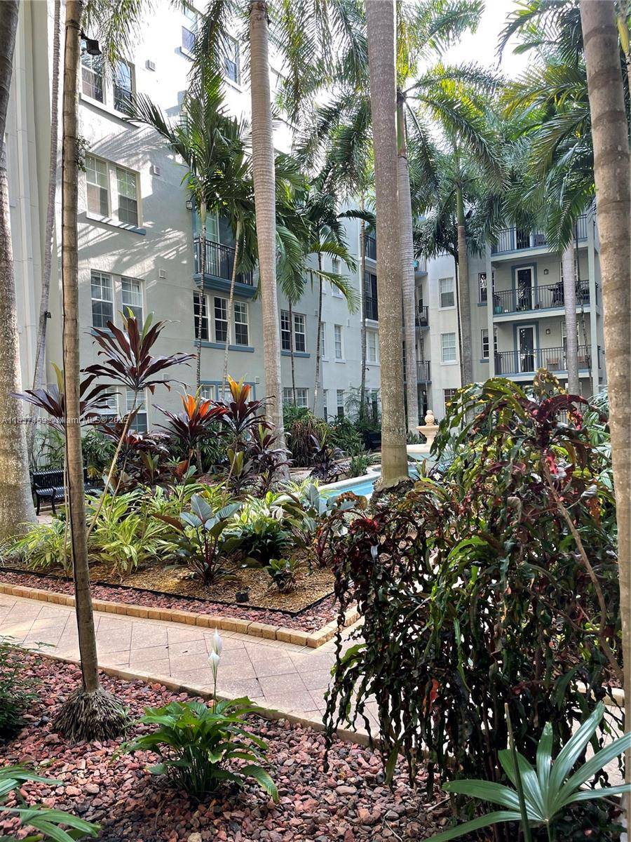 Fort Lauderdale, FL 33301,533 NE 3rd Ave #316