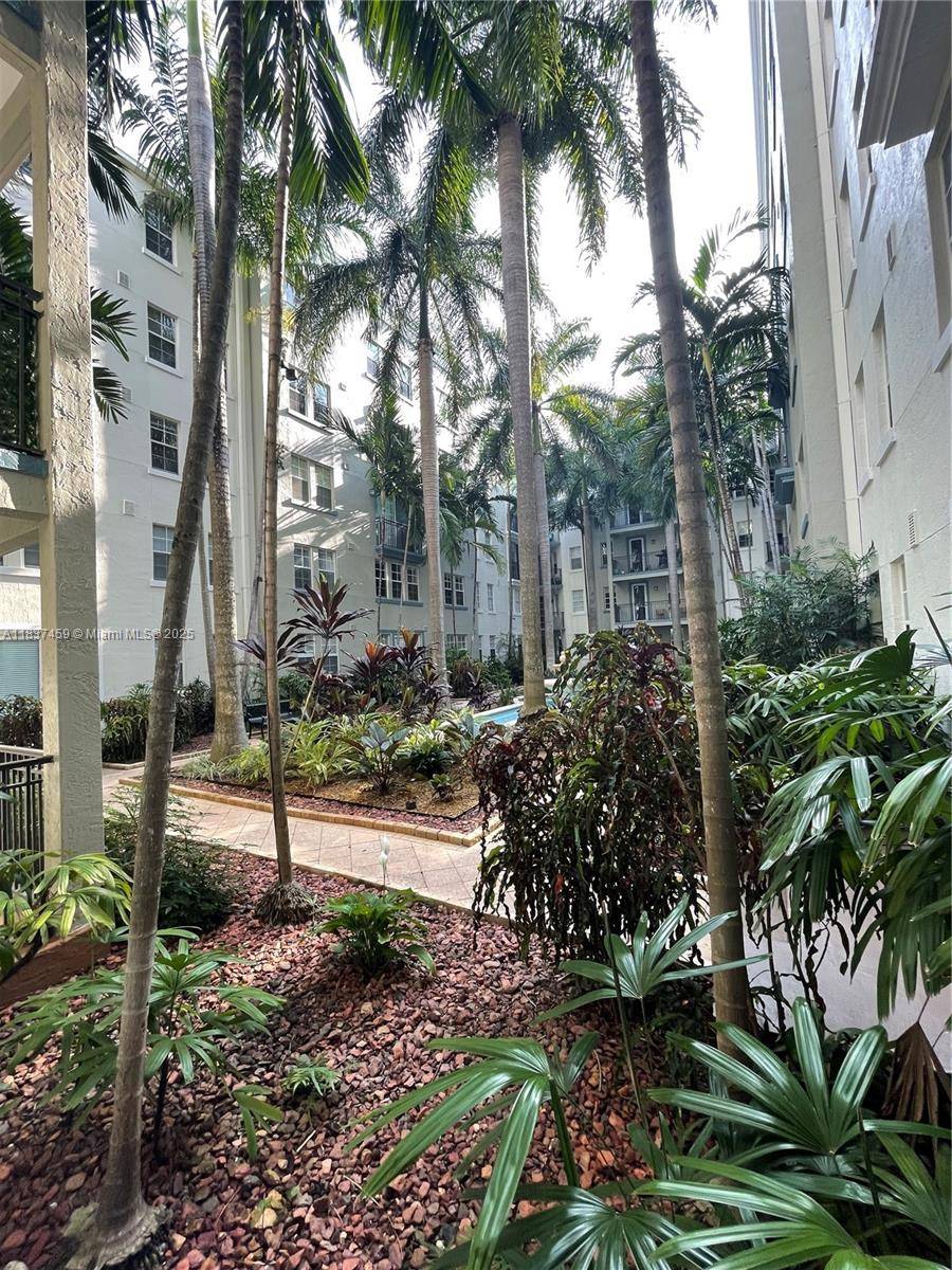 Fort Lauderdale, FL 33301,533 NE 3rd Ave #316