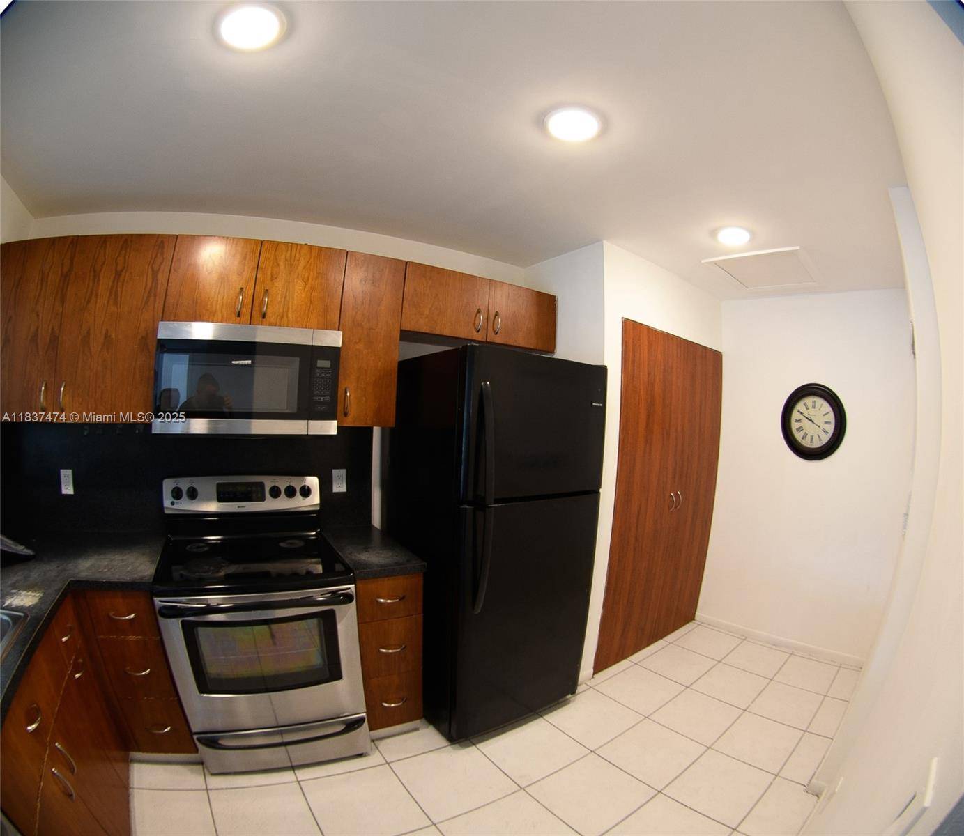 Miami, FL 33179,20825 NE 8th Ct #203-19