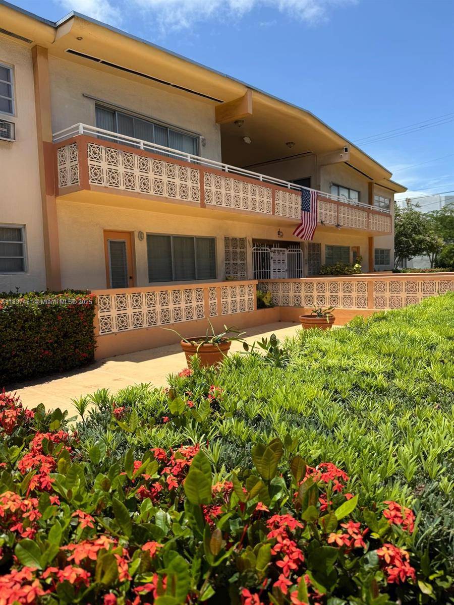 Miami Beach, FL 33139,1060 Pennsylvania Ave #18