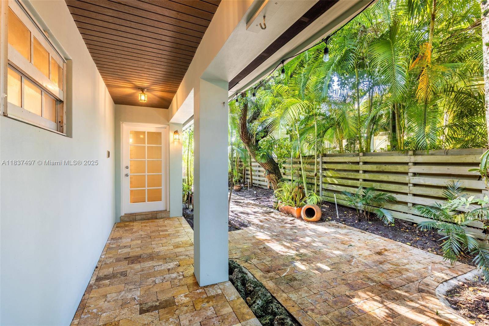 Coconut Grove, FL 33133,4235 Lennox Dr #Front