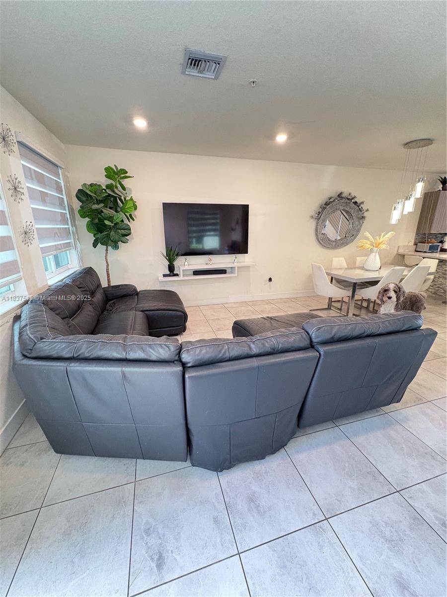 Doral, FL 33178,6421 NW 102nd Path #104