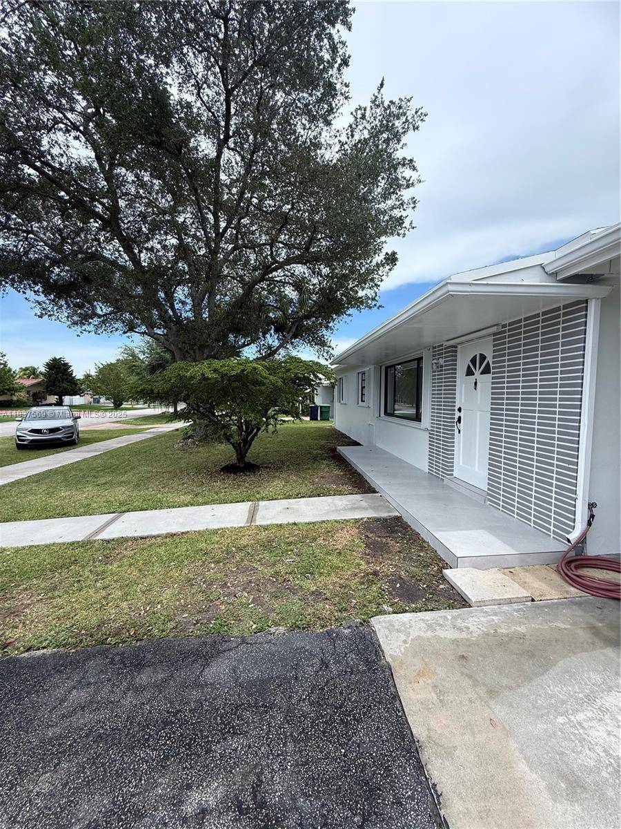 Cutler Bay, FL 33157,10380 SW 200th St
