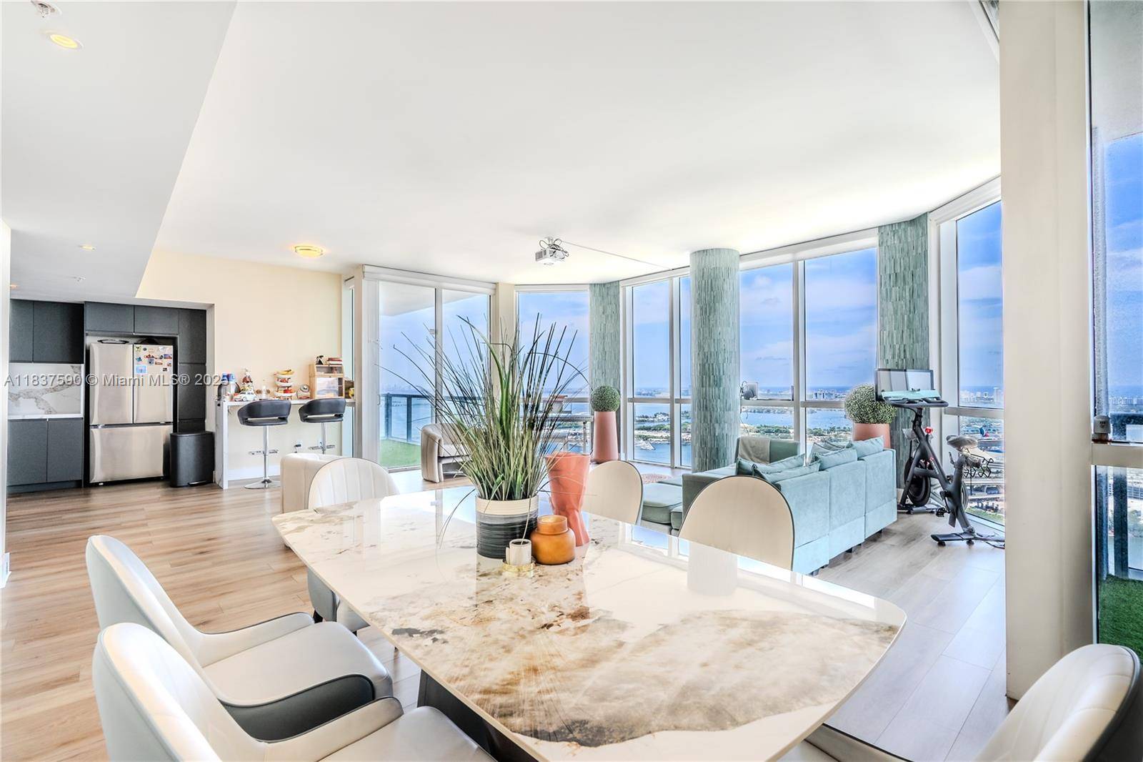 Miami, FL 33132,244 Biscayne Blvd #4803