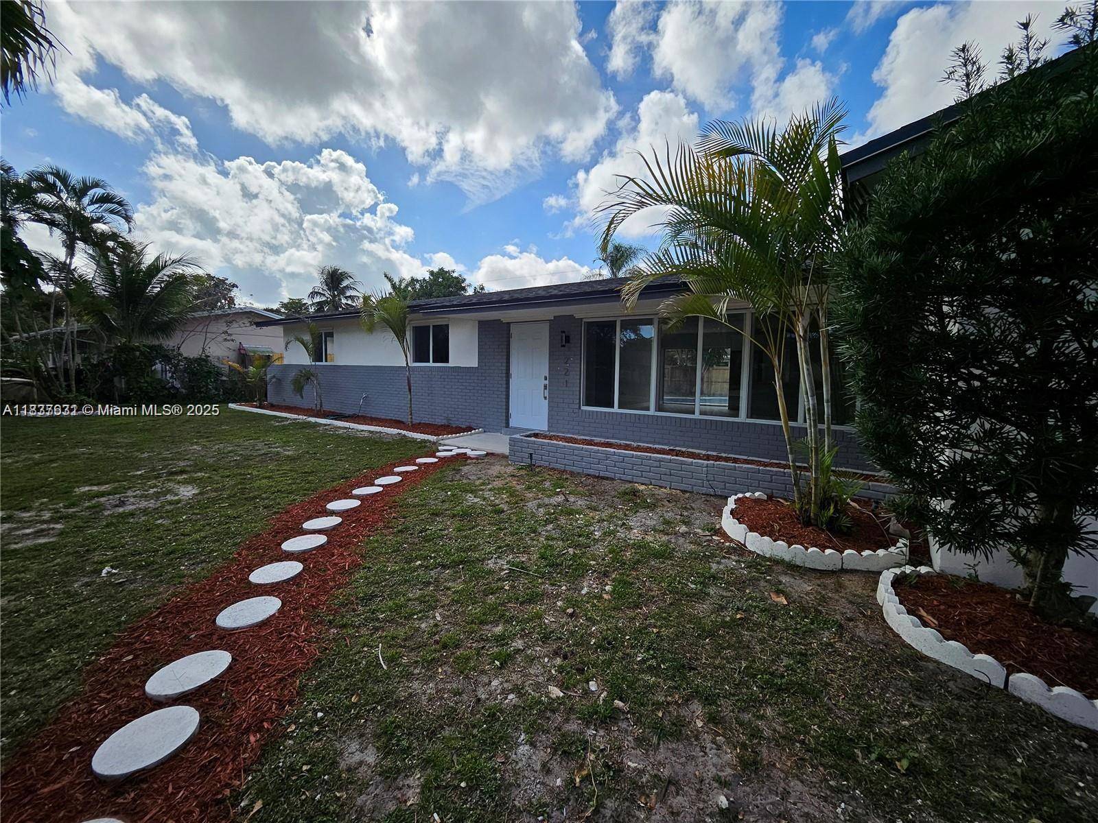 Plantation, FL 33317,221 SW 53rd Ave