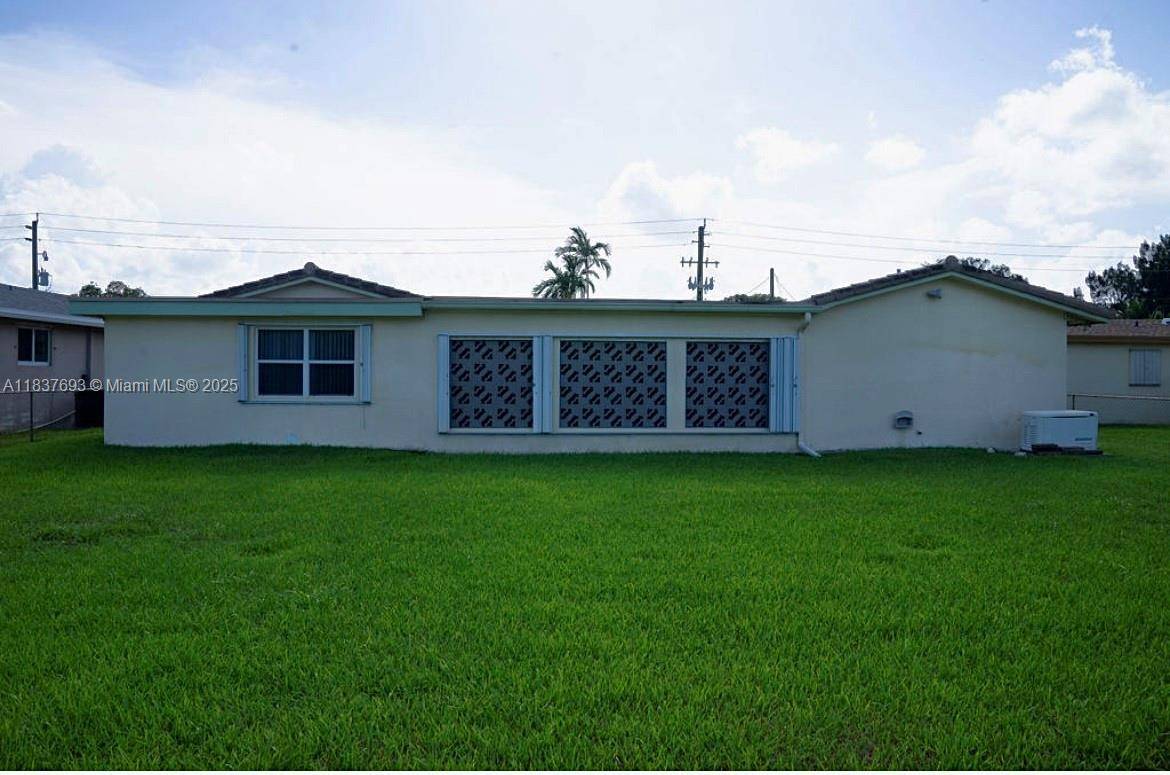 Oakland Park, FL 33311,2930 NW 24th Ave