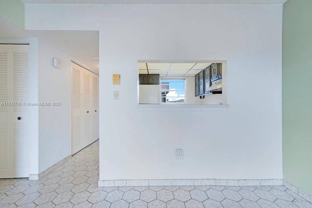 Sunrise, FL 33322,2998 E Sunrise Lakes Dr #414