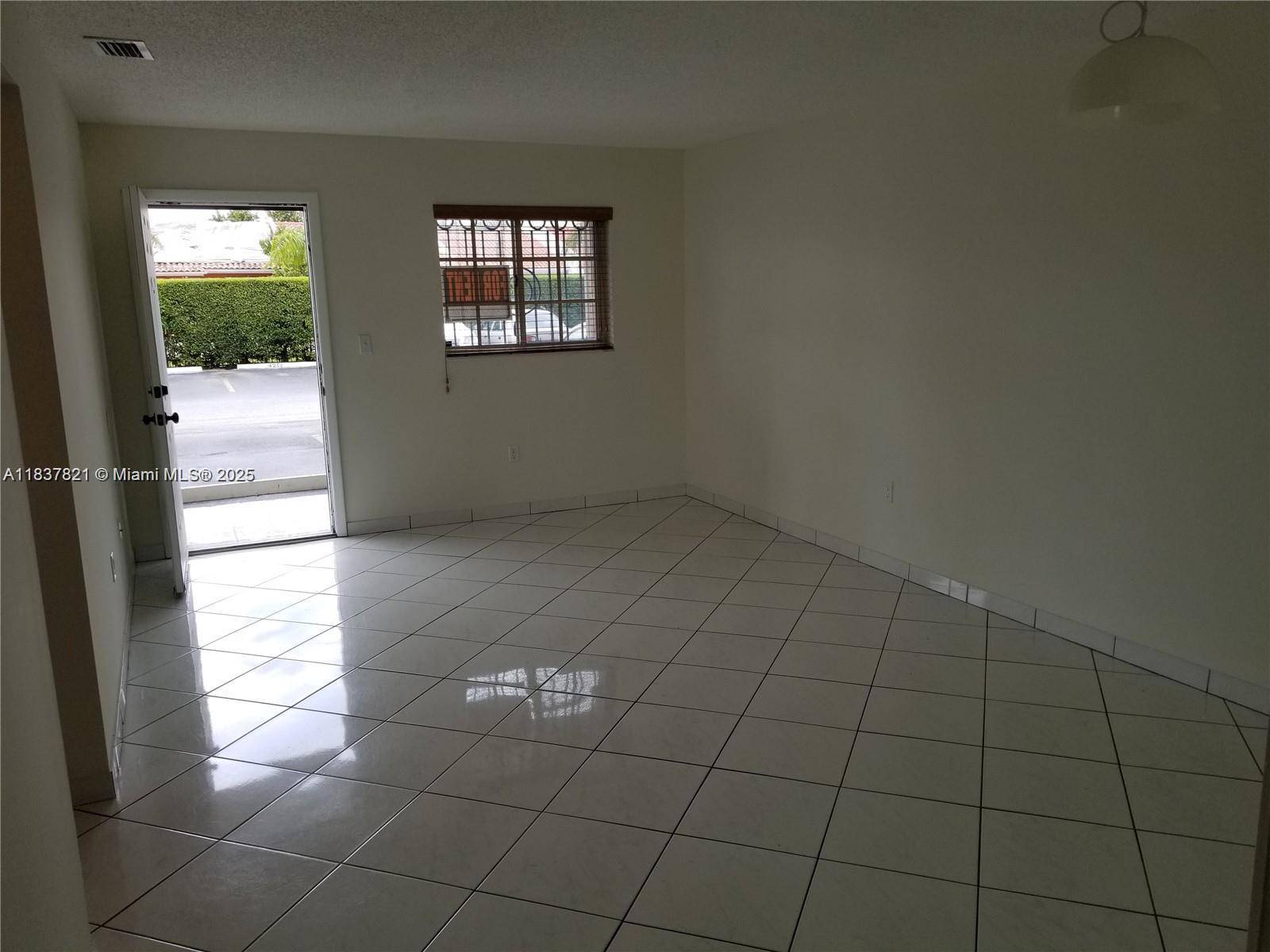 Hialeah Gardens, FL 33018,8851 NW 119th #4112