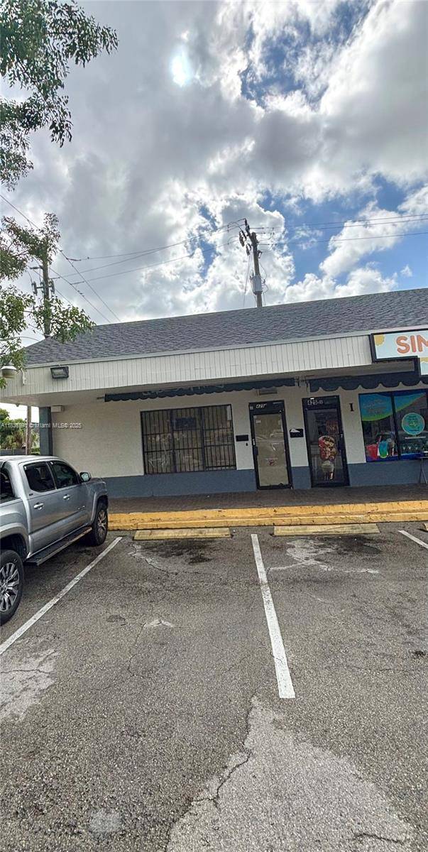 Miami, FL 33135,405 SW 22nd Ave