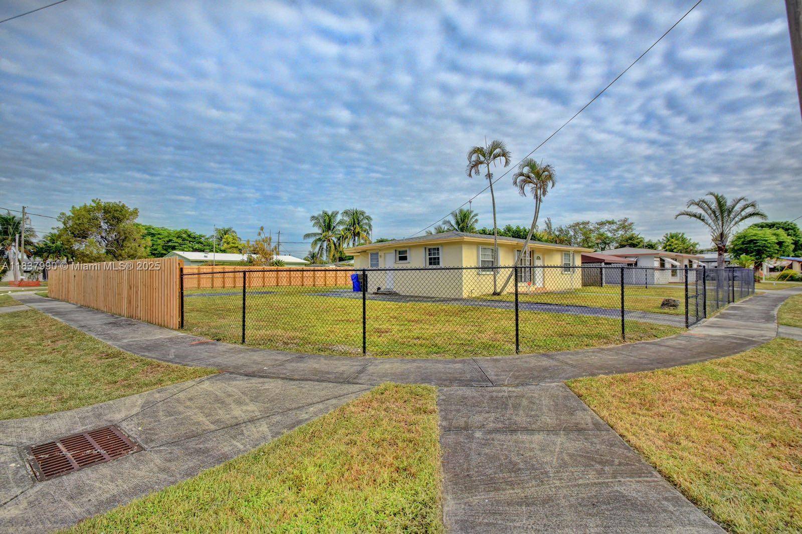 West Park, FL 33023,3531 SW 36th St #3531