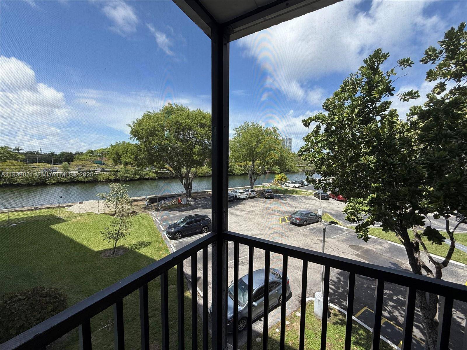 Aventura, FL 33180,3475 N Country Club Dr #315