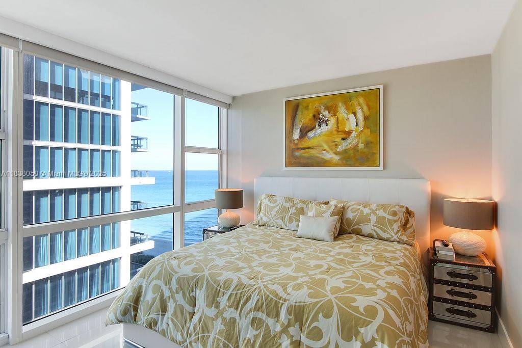 Miami Beach, FL 33141,6801 Collins Ave #1207
