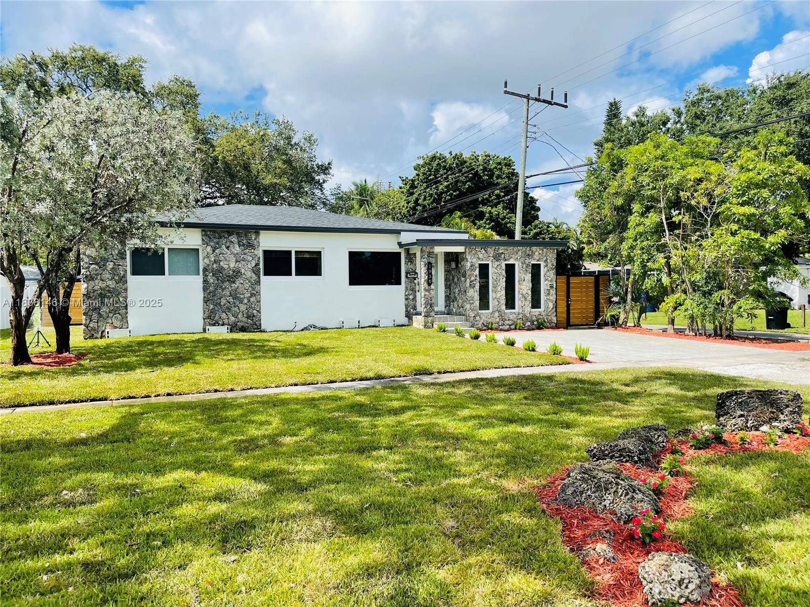 North Miami Beach, FL 33162,1930 NE 178th St