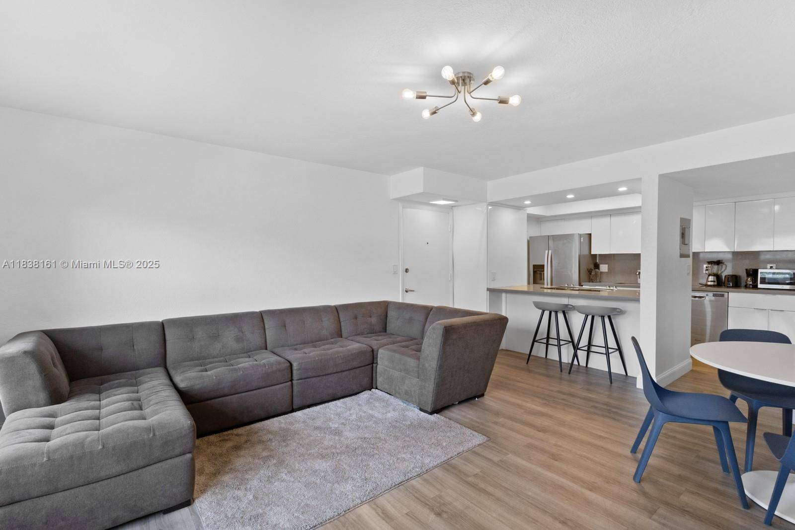 Key Biscayne, FL 33149,195 Sunrise Dr #9
