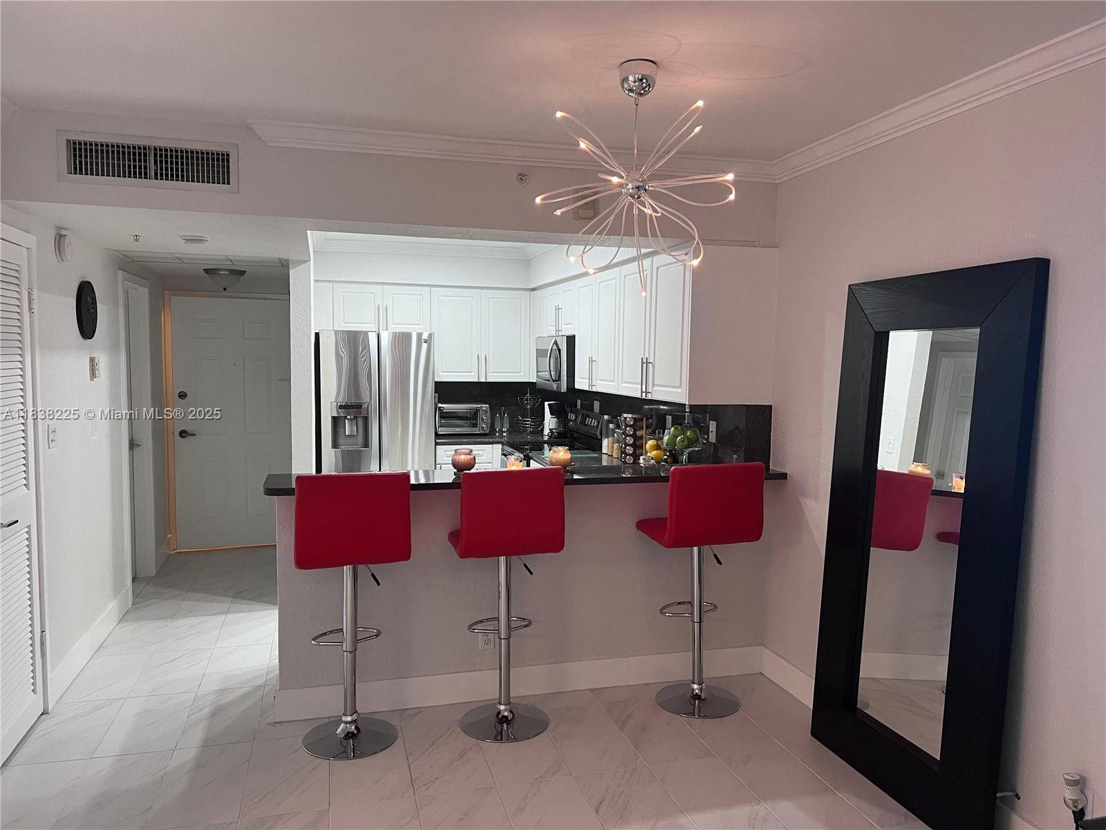 Hollywood, FL 33019,2501 S Osean Dr #532