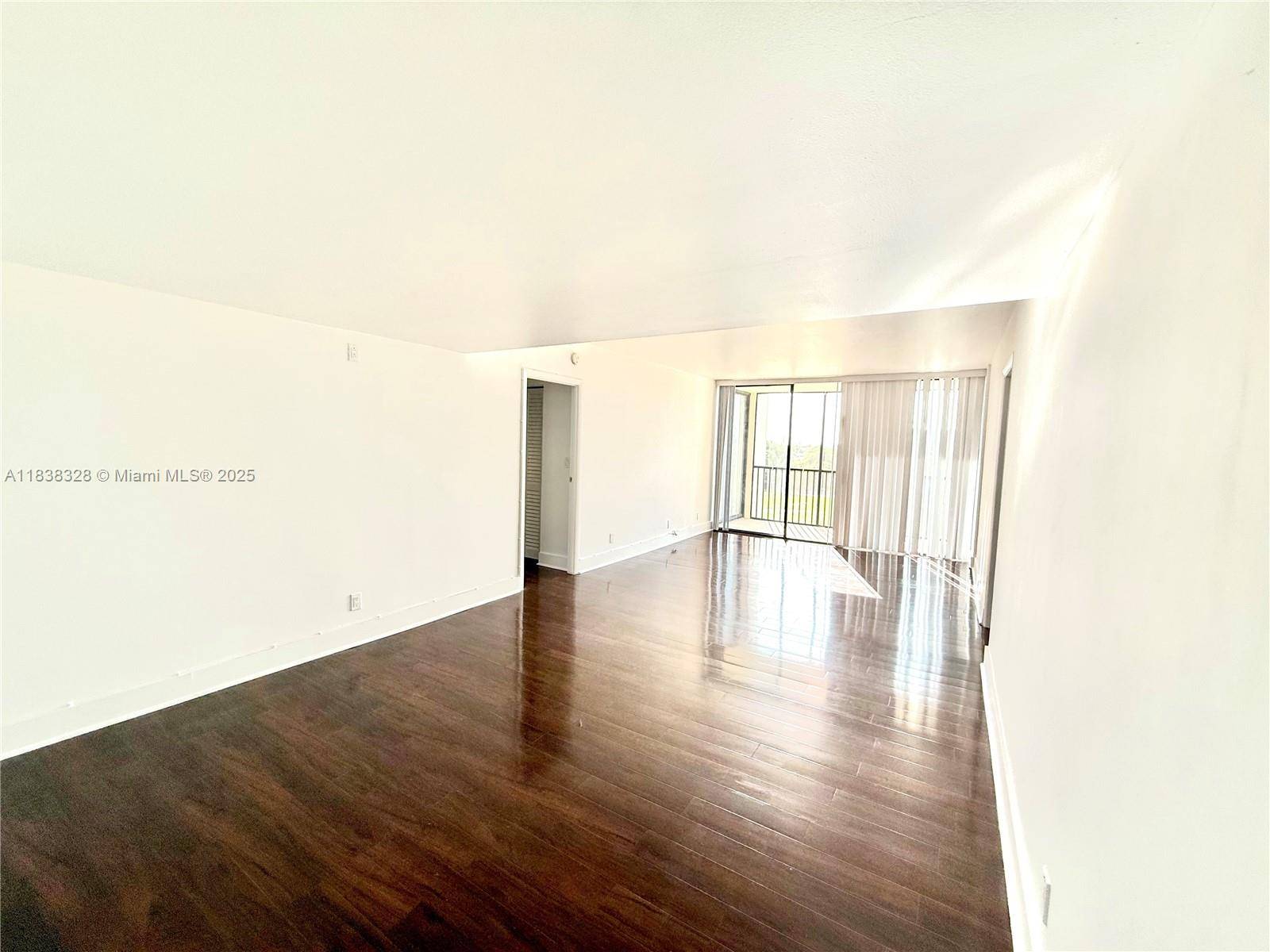 Aventura, FL 33180,20335 W Country Club Dr #502