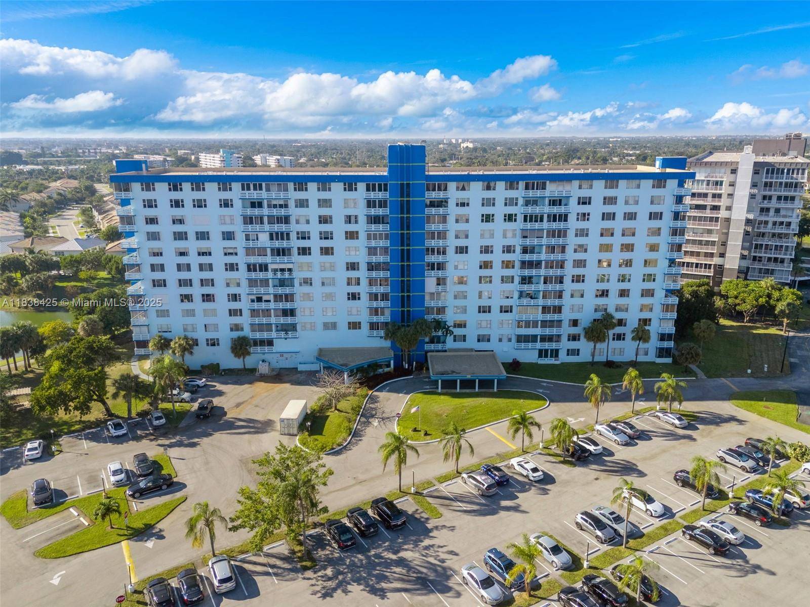 Hollywood, FL 33021,4001 Hillcrest Dr #812