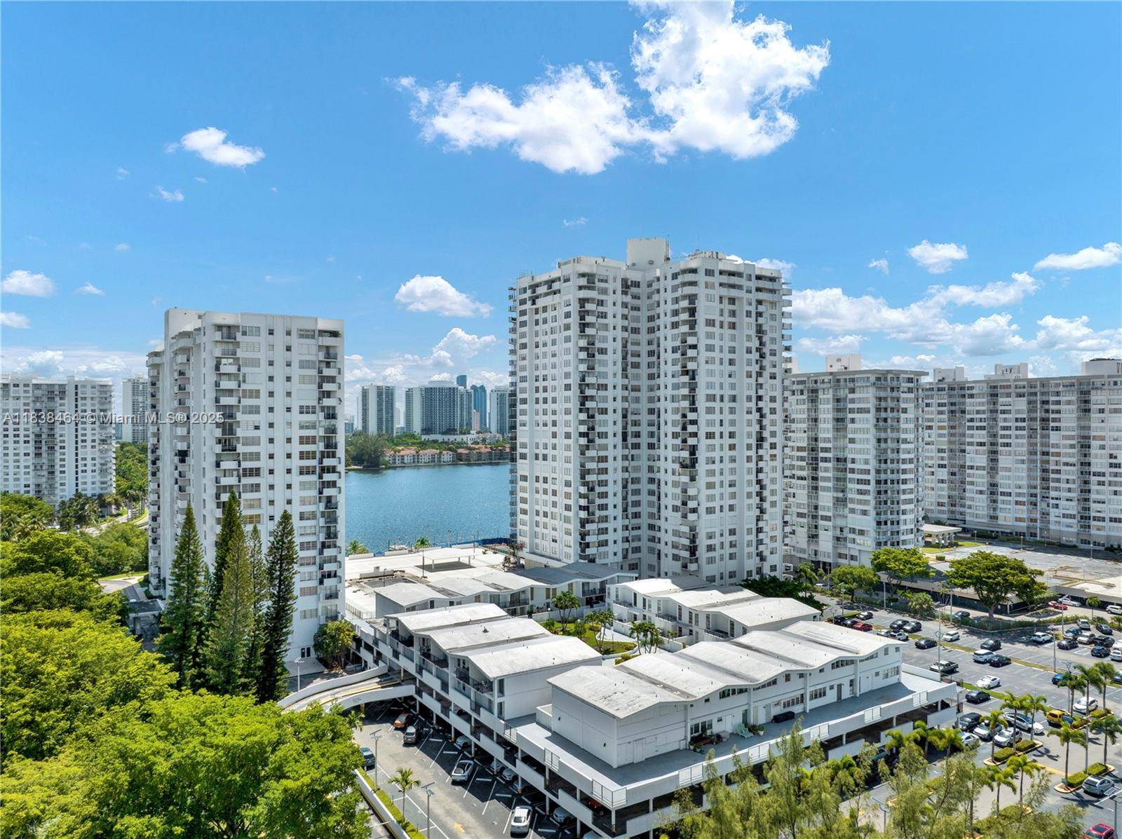Aventura, FL 33160,2780 NE 183rd St #1003