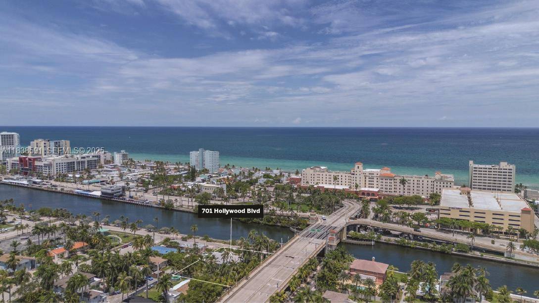 Hollywood, FL 33019,701 Hollywood Blvd