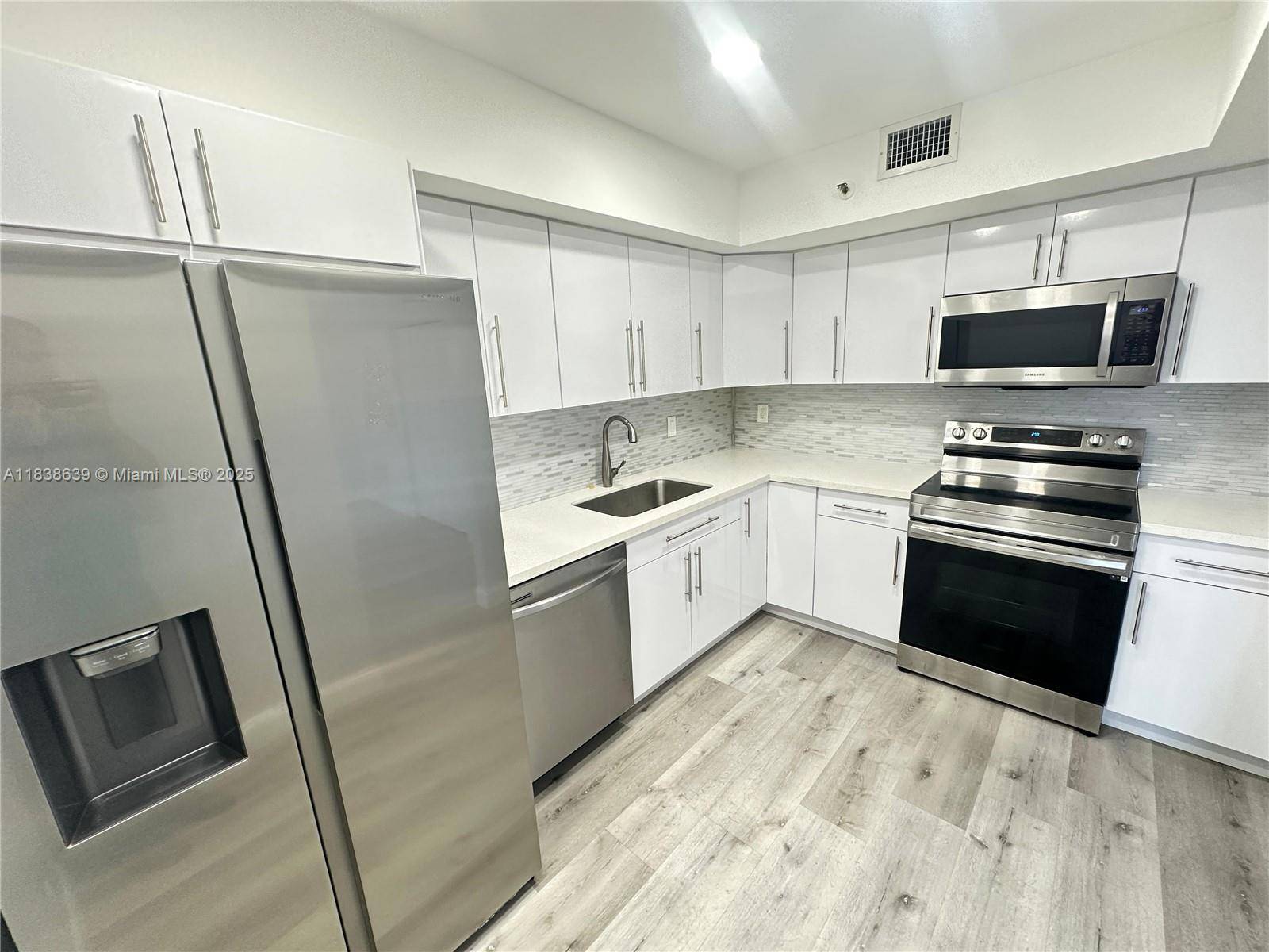Hollywood, FL 33021,901 Hillcrest Dr #405
