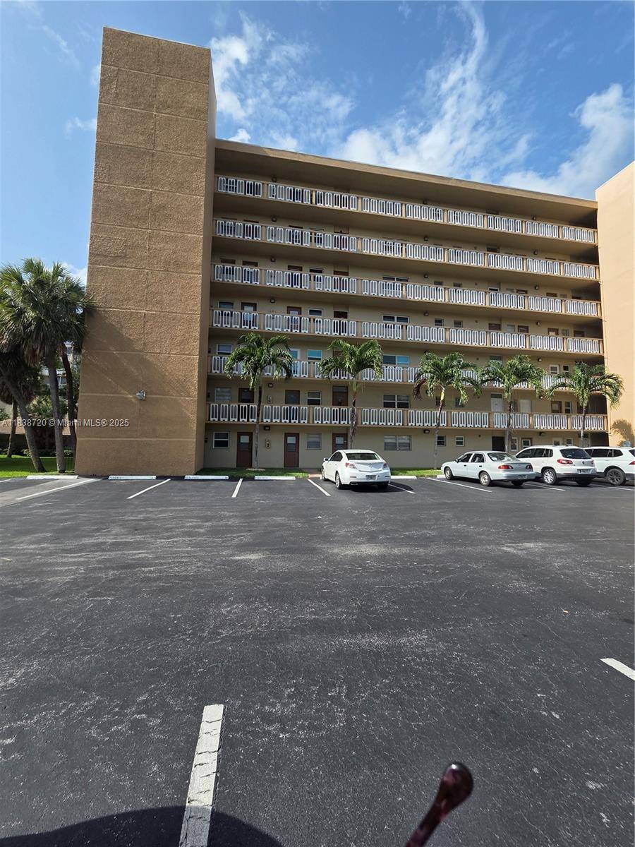 Hallandale Beach, FL 33009,620 NE 12th Ave #101