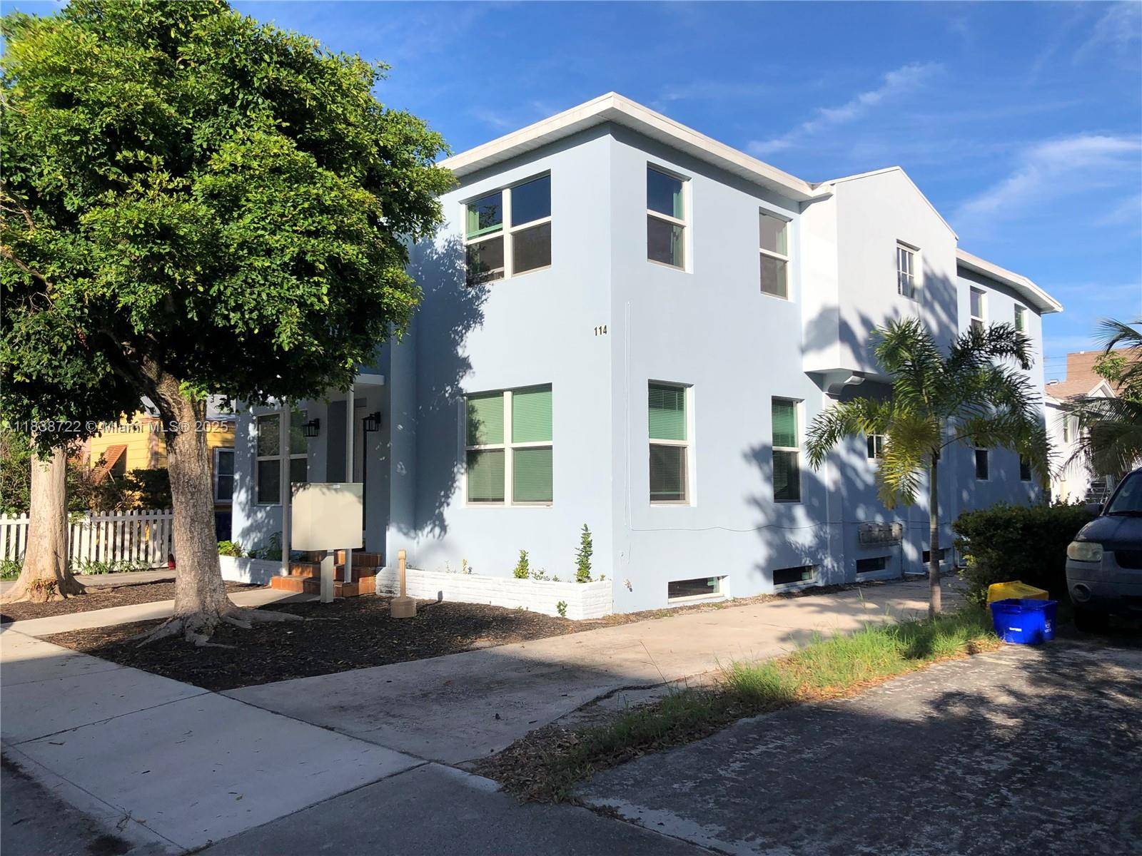 Lake Worth, FL 33460,114 S M St #2