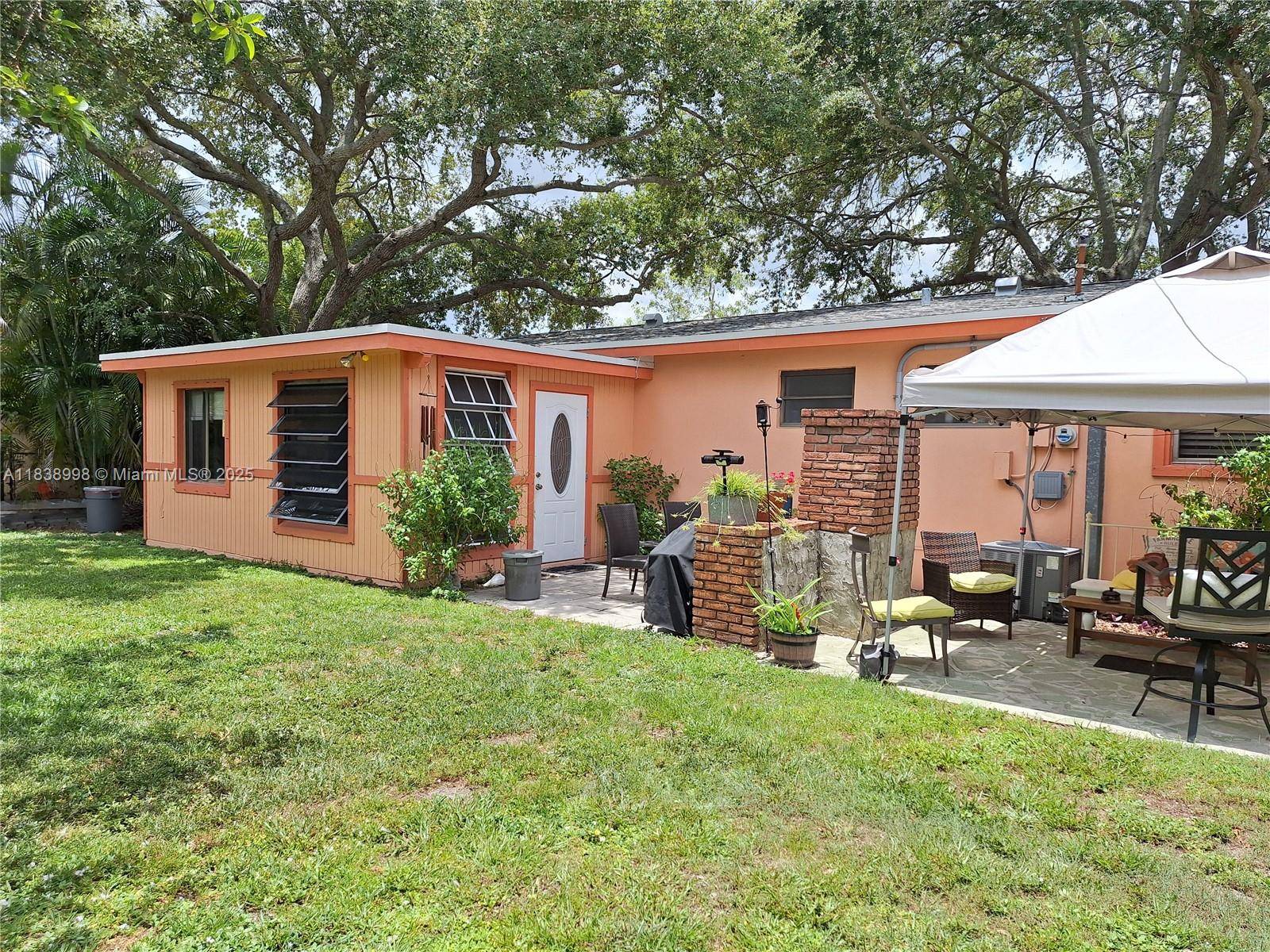 Plantation, FL 33317,4820 SW 11th St