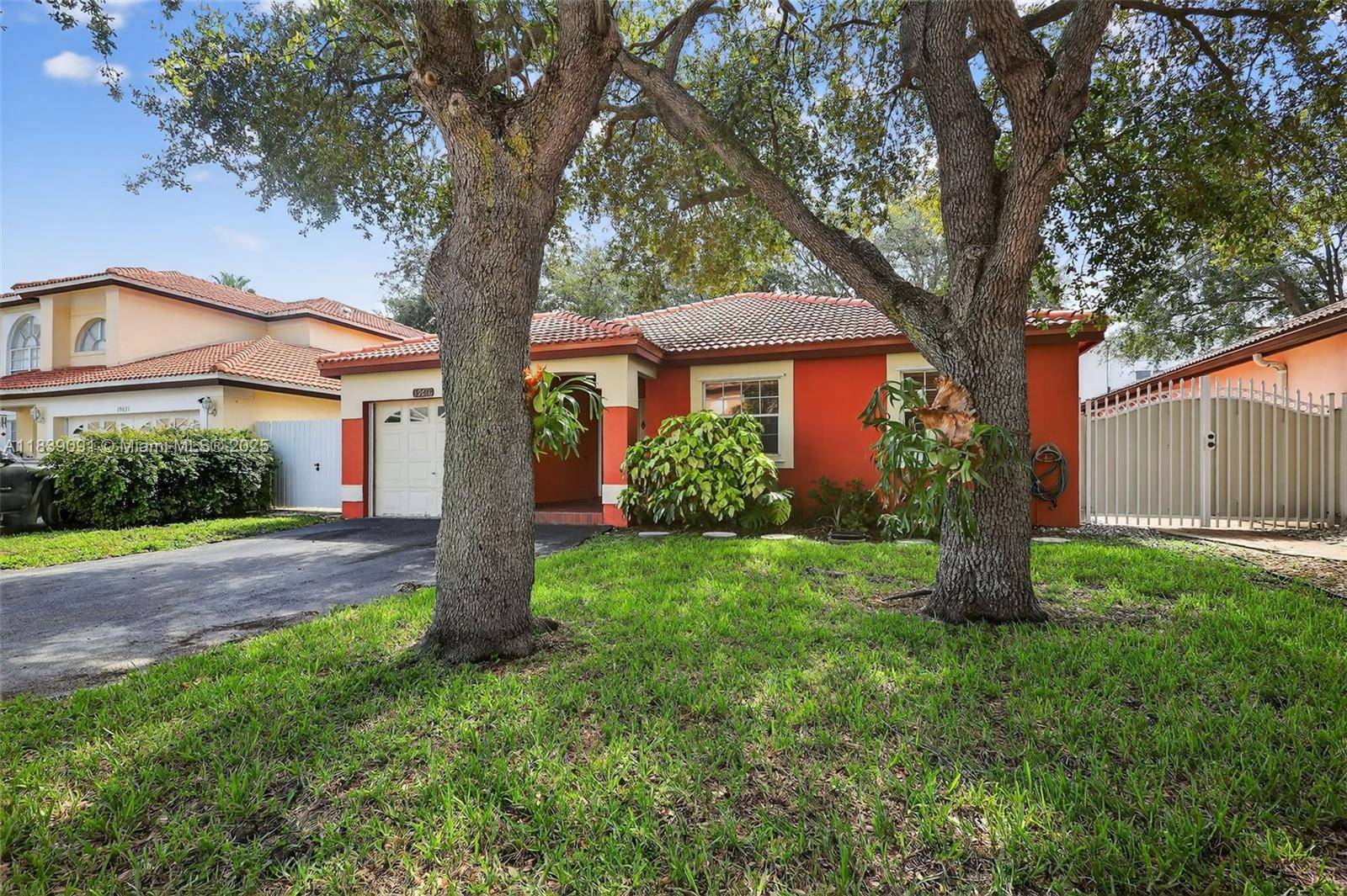 Hialeah, FL 33015,19611 NW 82nd Ct