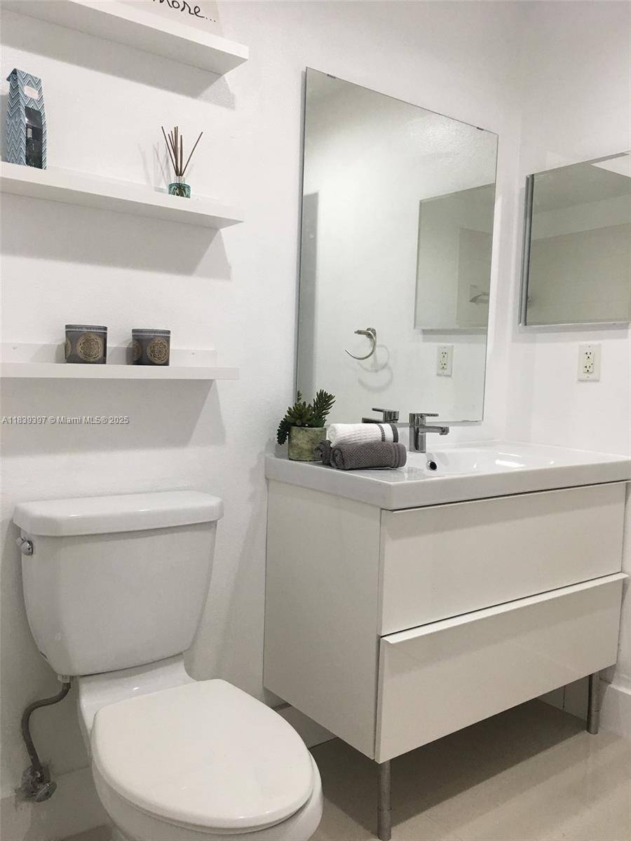 Coral Gables, FL 33134,10 Aragon Ave #713