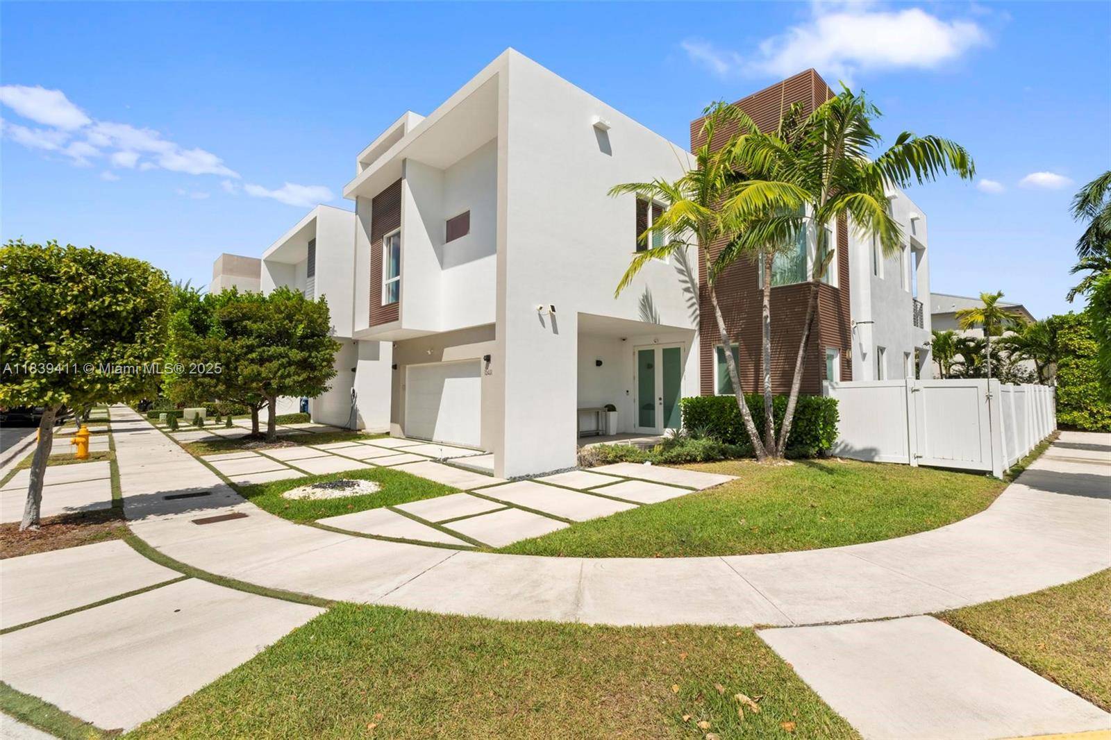 Doral, FL 33178,10431 NW 68th Ter
