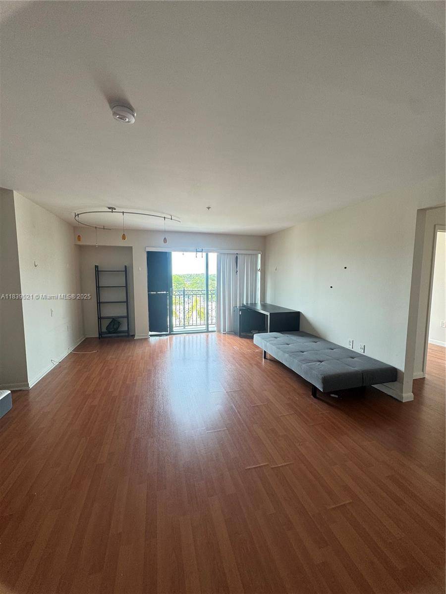 South Miami, FL 33143,5781 SW 72nd St #5781