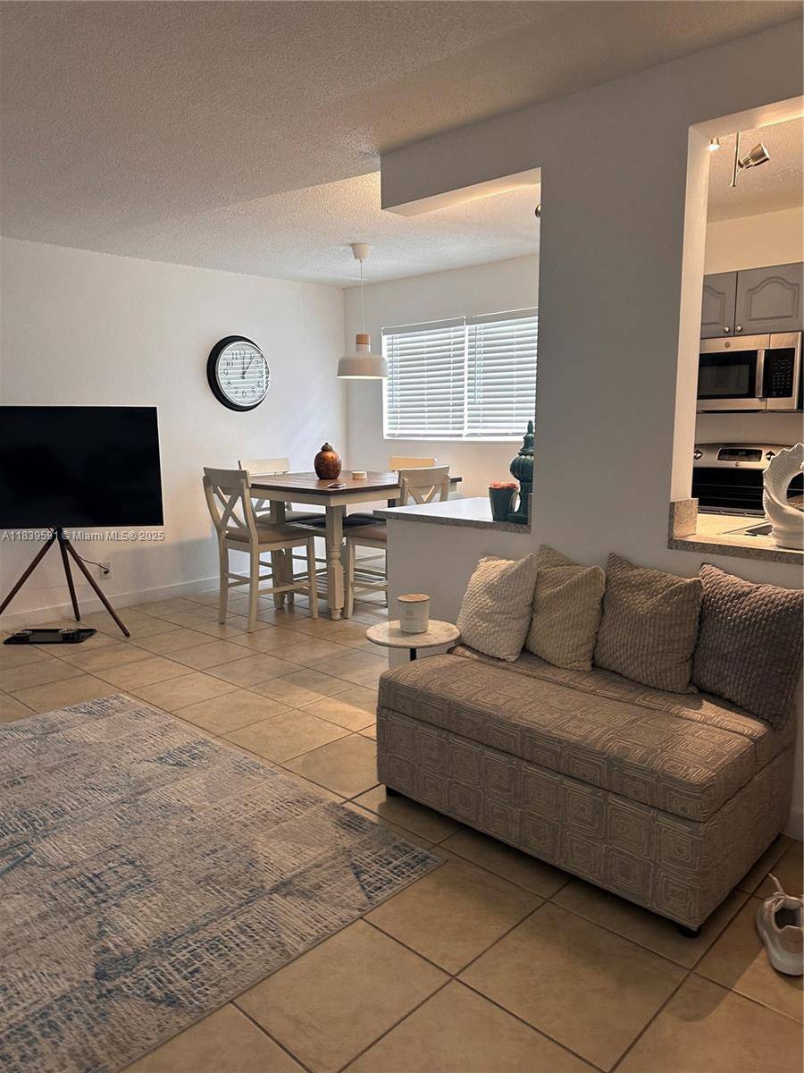 Hallandale Beach, FL 33009,1100 NE 1st Ct #103